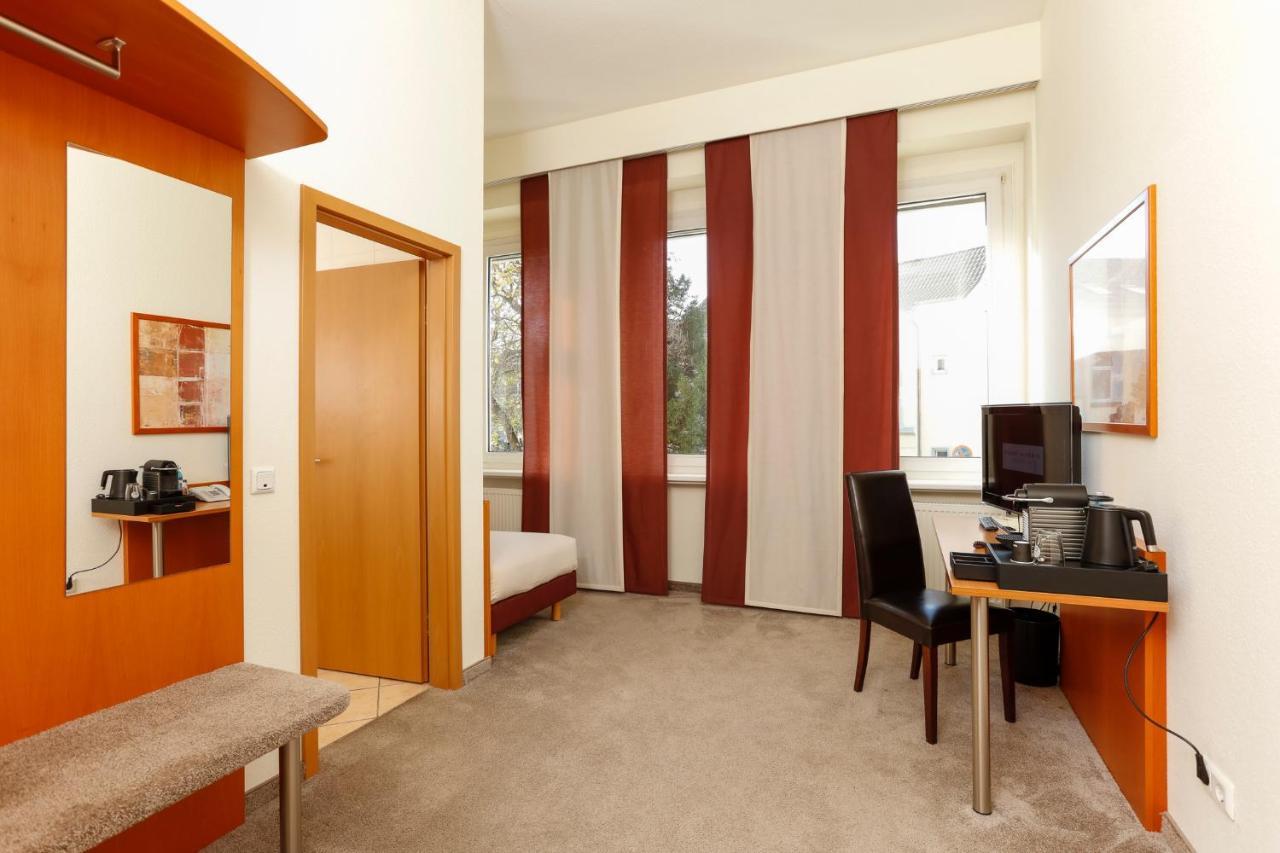 Hotel Am Rhein Wesseling Exterior photo