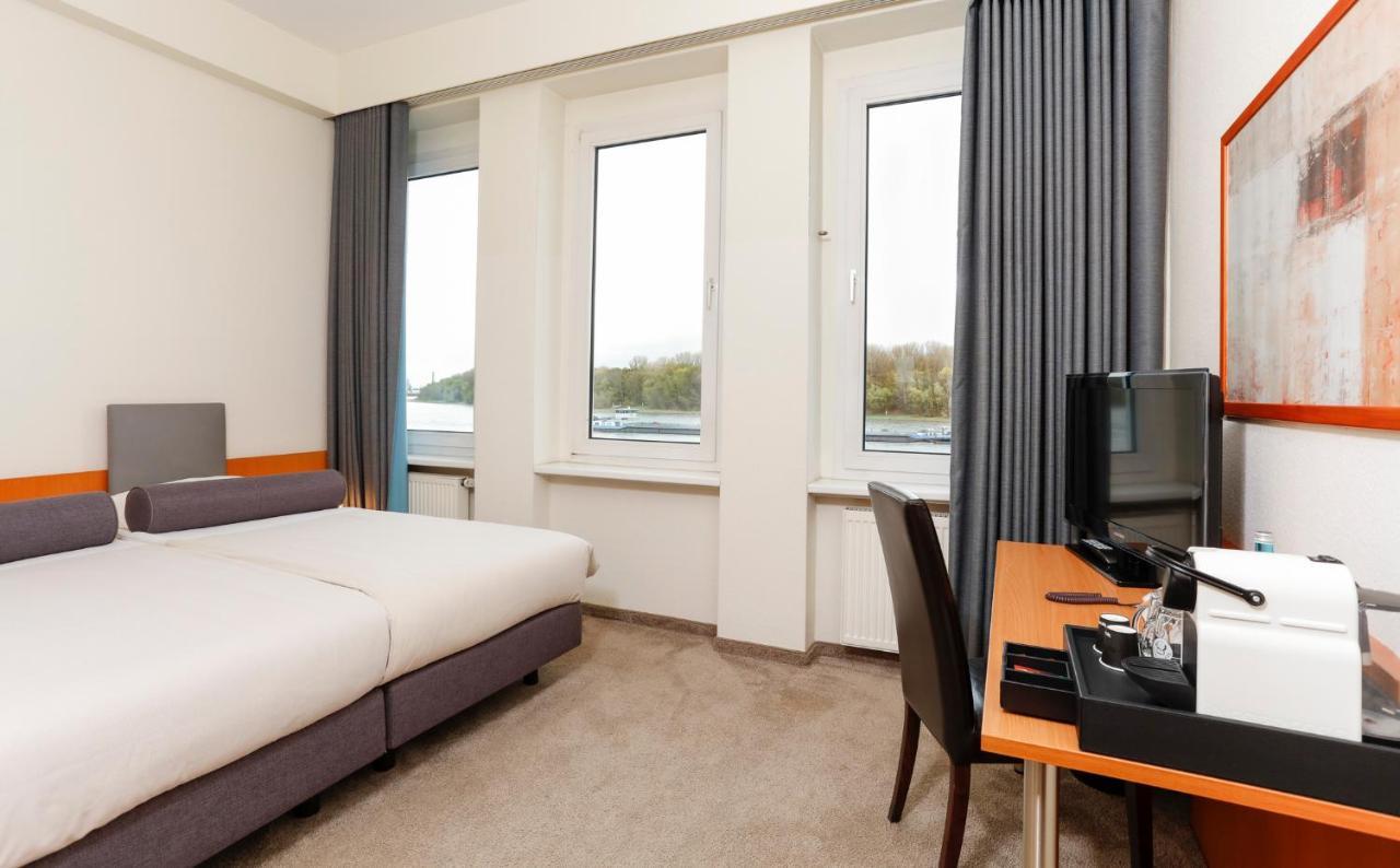 Hotel Am Rhein Wesseling Exterior photo