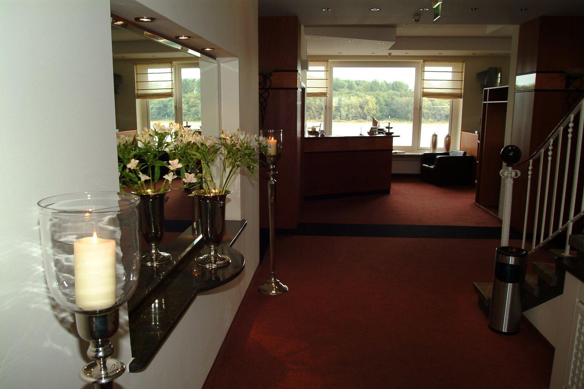 Hotel Am Rhein Wesseling Exterior photo